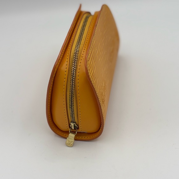 Louis Vuitton Dauphine Clutch Bag - Picture 2 of 10